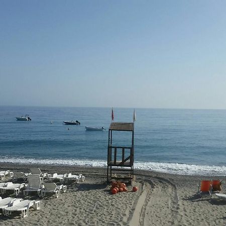 La Perla Jonica Hotel Bova Marina Bagian luar foto