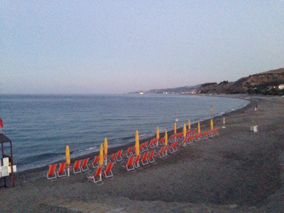 La Perla Jonica Hotel Bova Marina Bagian luar foto
