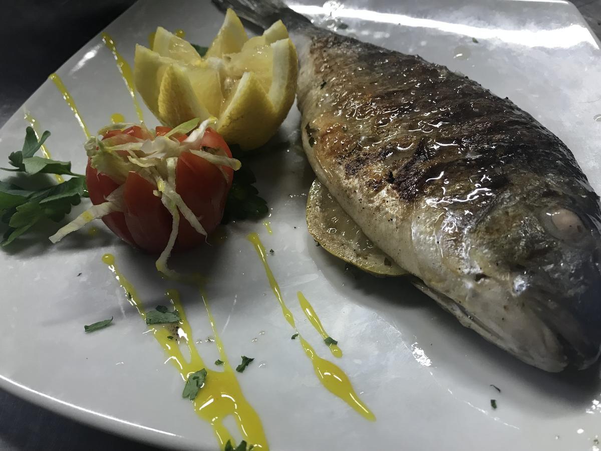 La Perla Jonica Hotel Bova Marina Bagian luar foto